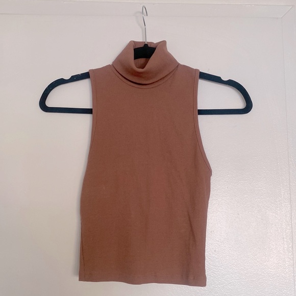 Sleeveless Cropped Turtleneck - Picture 1 of 4